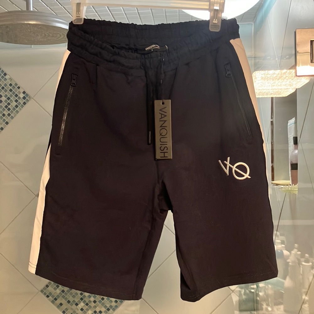 Vanquish shorts in Medium. Navy blue color. 60%Cotton.35%Polyester.5%Elastane.